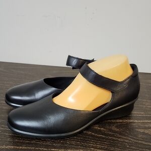 Ecco Leather Maryjanes Walking Shoes Size Euro 40 Or 9.5